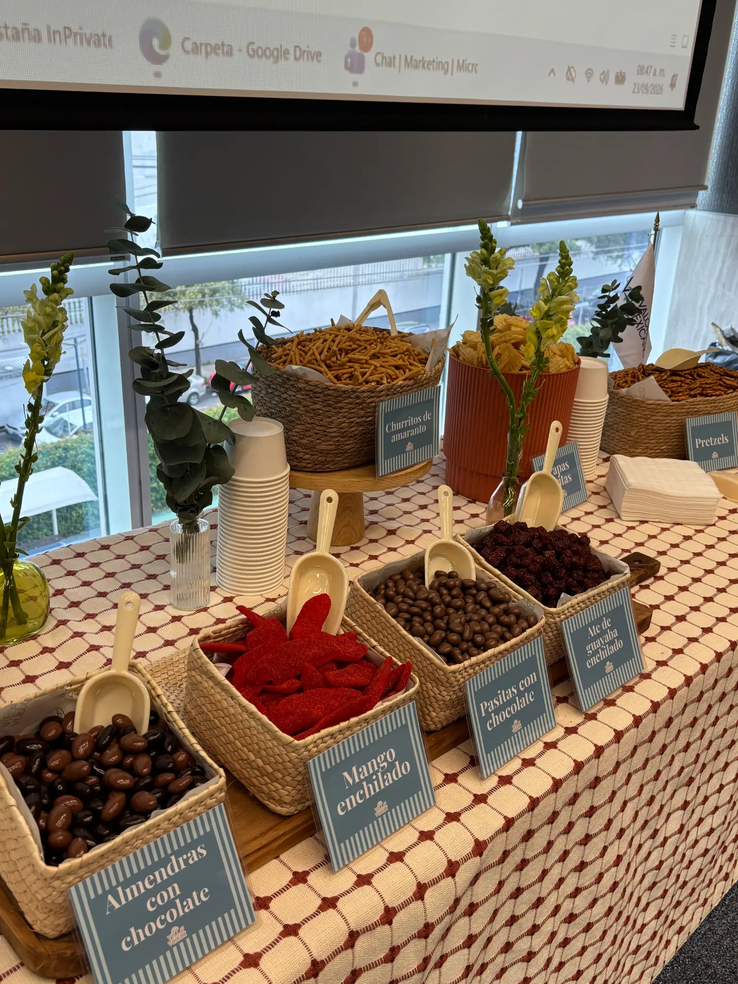 Detalle del montaje de una mesa gourmet